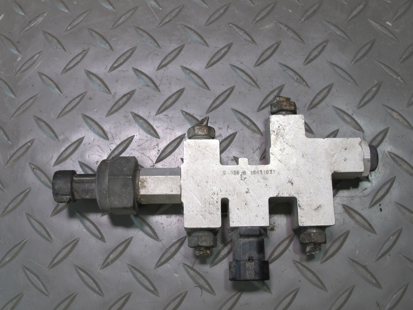 97-04 Chevrolet Corvette C5 Brake Proportioning Valve 10411077 88K OEM