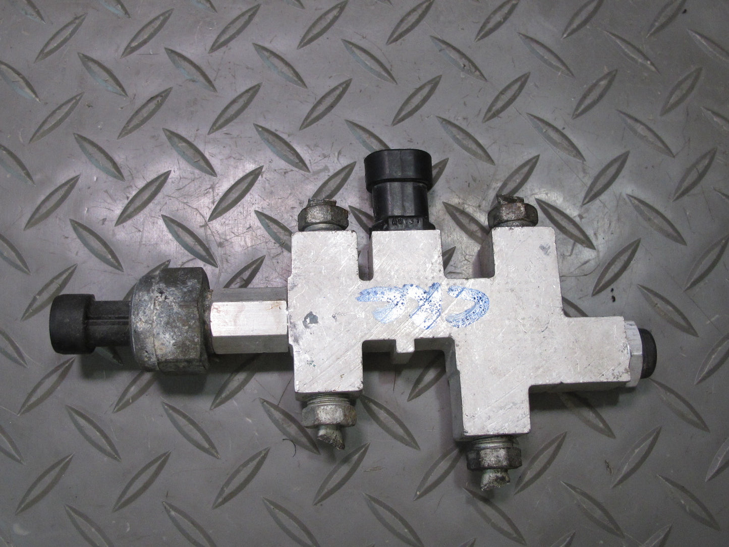 97-04 Chevrolet Corvette C5 Brake Proportioning Valve 10411077 88K OEM