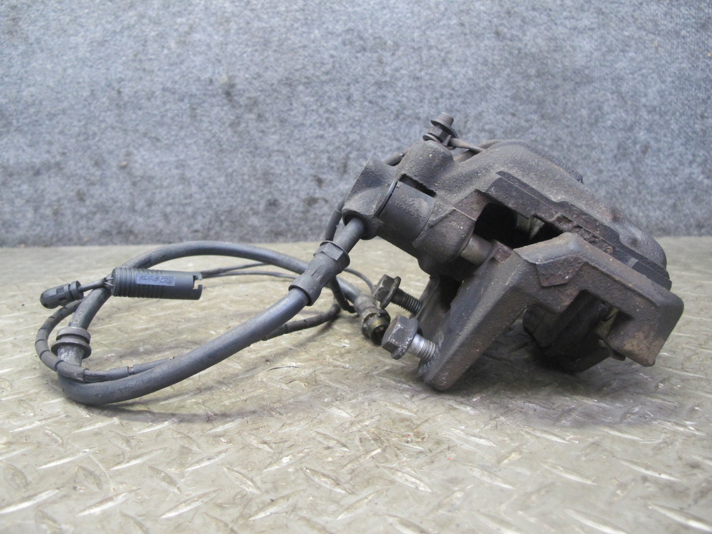 01-06 BMW E46 330i 330Ci RWD Set of 2 Rear Left & Right Brake Caliper OEM