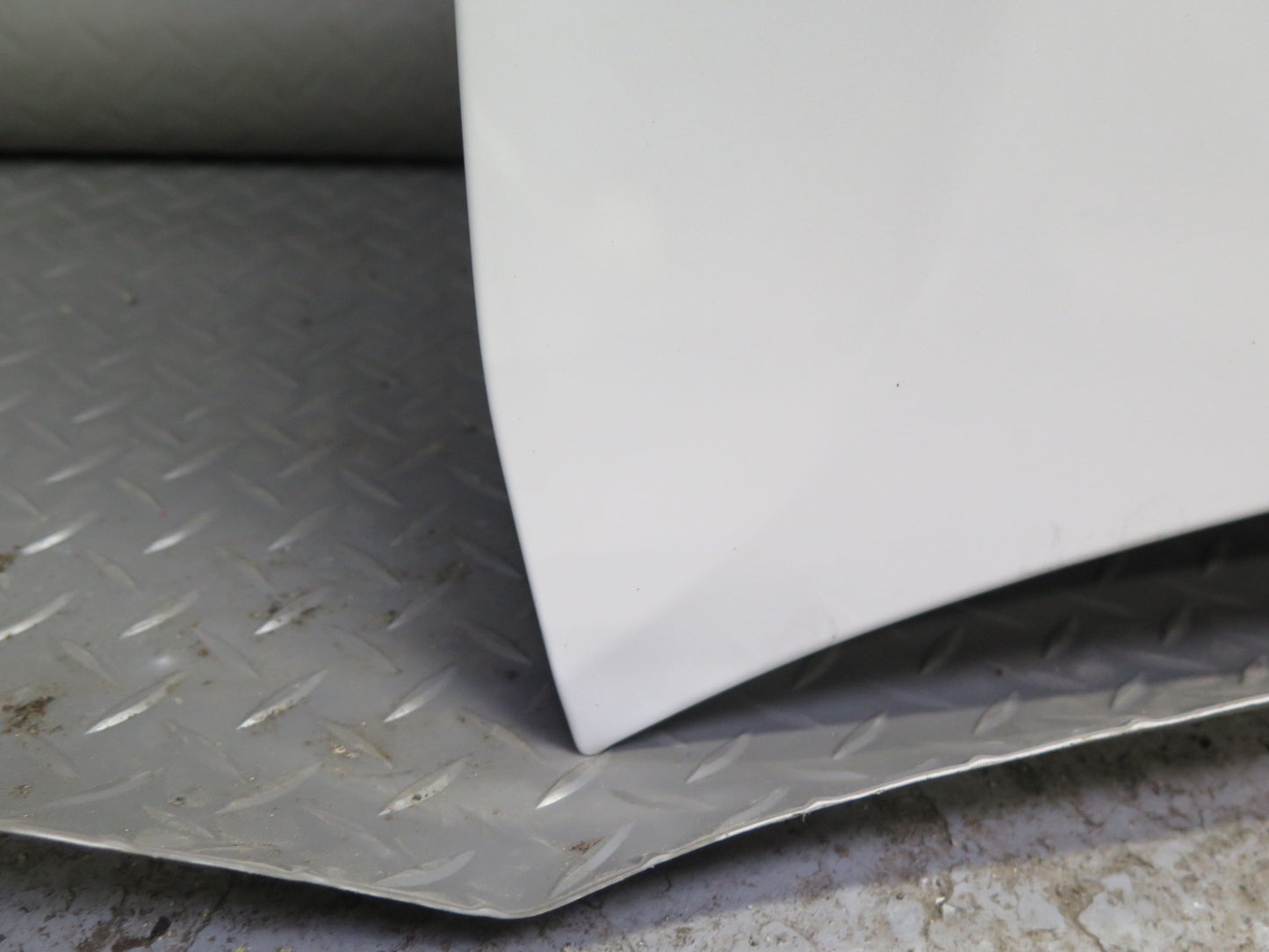 1998-2007 Lexus UZJ100L LX470 Front Hood Bonnet Shell Panel Crystal White