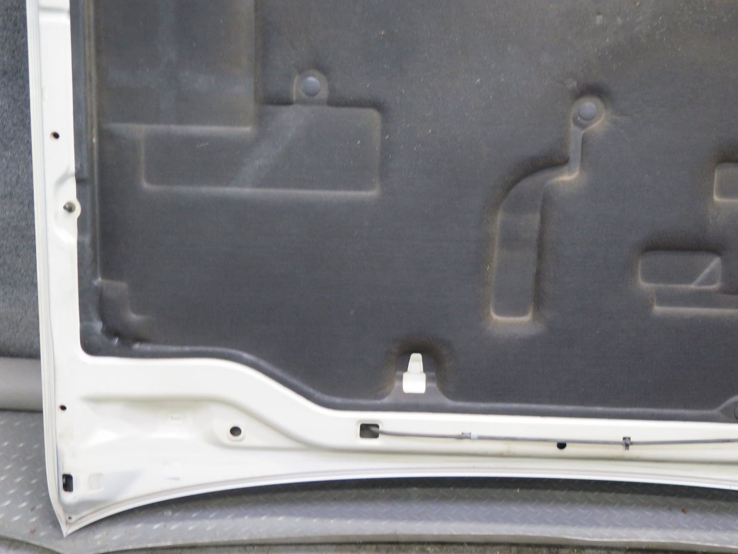 1998-2007 Lexus UZJ100L LX470 Front Hood Bonnet Shell Panel Crystal White