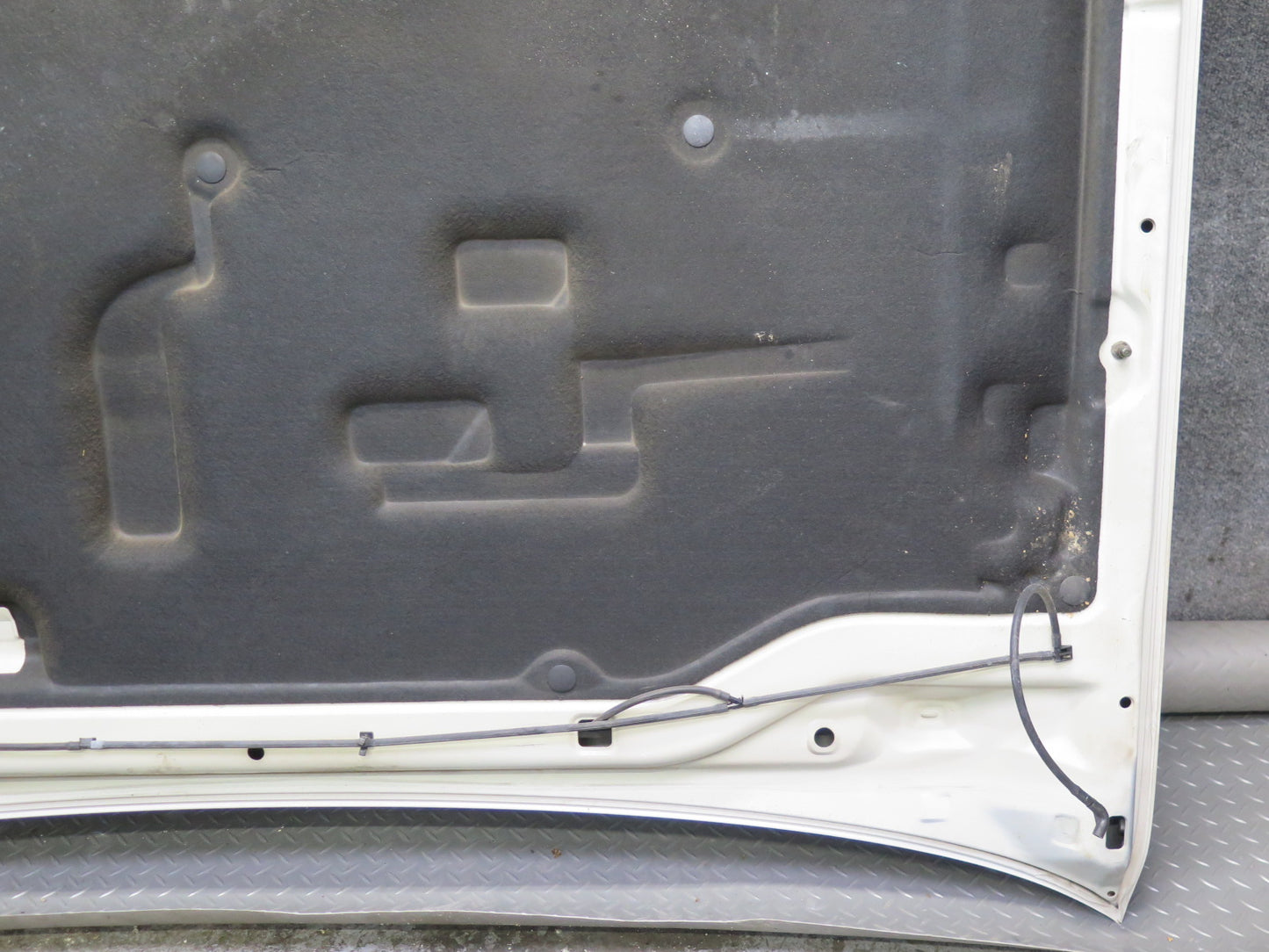 1998-2007 Lexus UZJ100L LX470 Front Hood Bonnet Shell Panel Crystal White