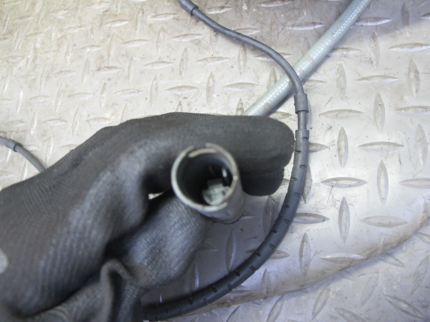 01-06 BMW E46 330ci RWD Rear Right Knuckle Wheel Hub Trailing Arm OEM