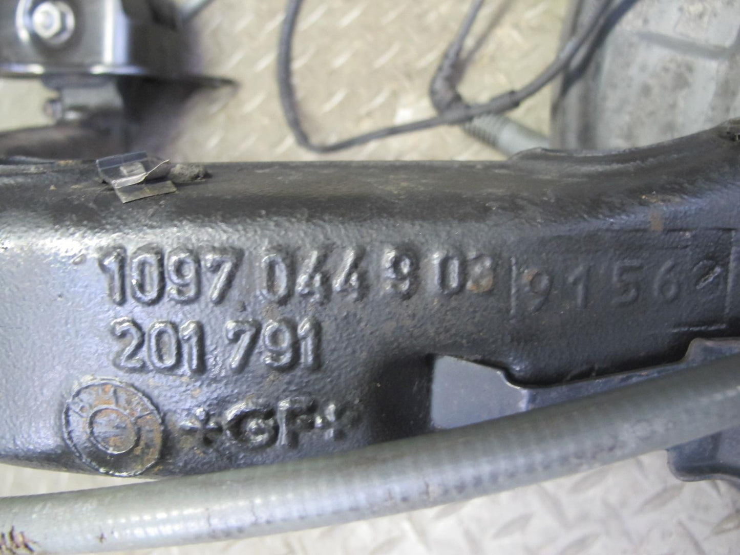 01-06 BMW E46 330ci RWD Rear Right Knuckle Wheel Hub Trailing Arm OEM