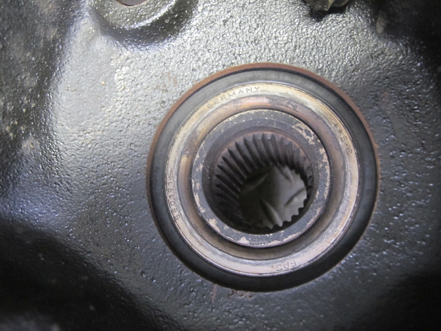 01-06 BMW E46 330ci RWD Rear Right Knuckle Wheel Hub Trailing Arm OEM