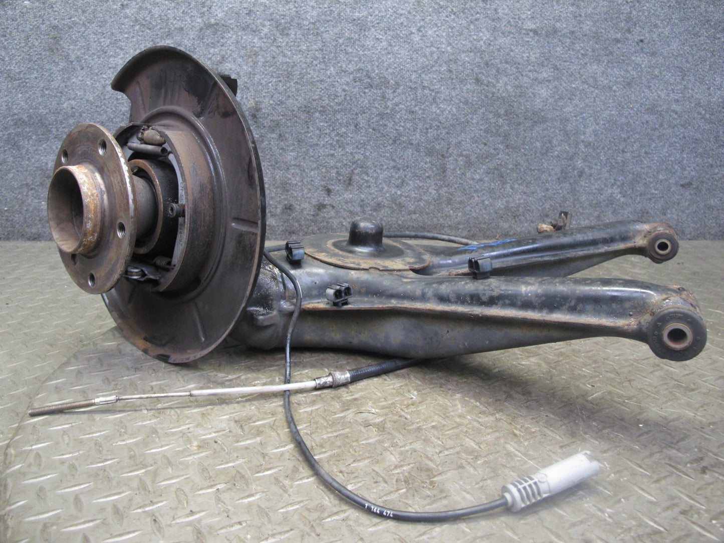 96-99 BMW E36/7 Z3 1.9L Rear Right Spindle Knuckle Wheel Hub Trailing Arm OEM