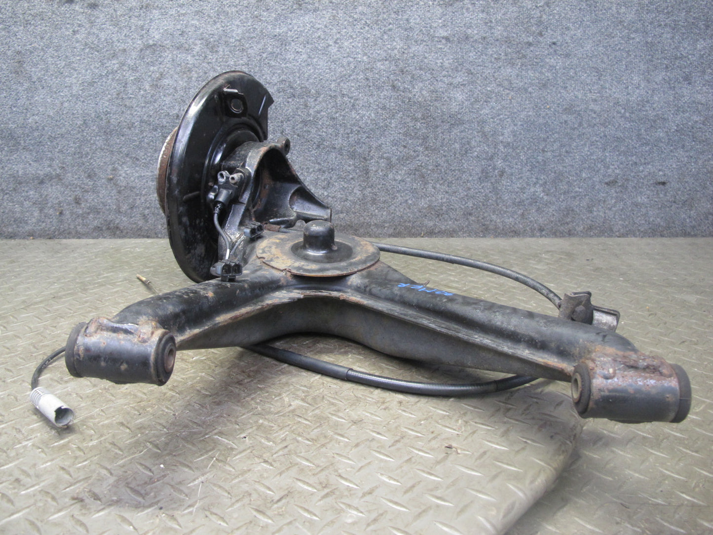 96-99 BMW E36/7 Z3 1.9L Rear Right Spindle Knuckle Wheel Hub Trailing Arm OEM