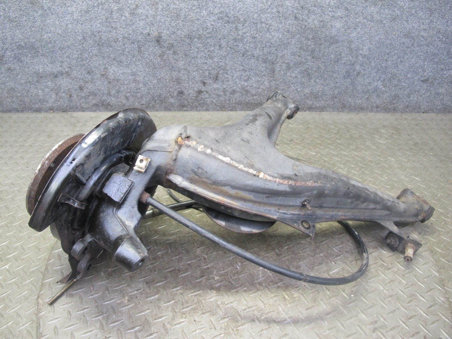 96-99 BMW E36/7 Z3 1.9L Rear Right Spindle Knuckle Wheel Hub Trailing Arm OEM