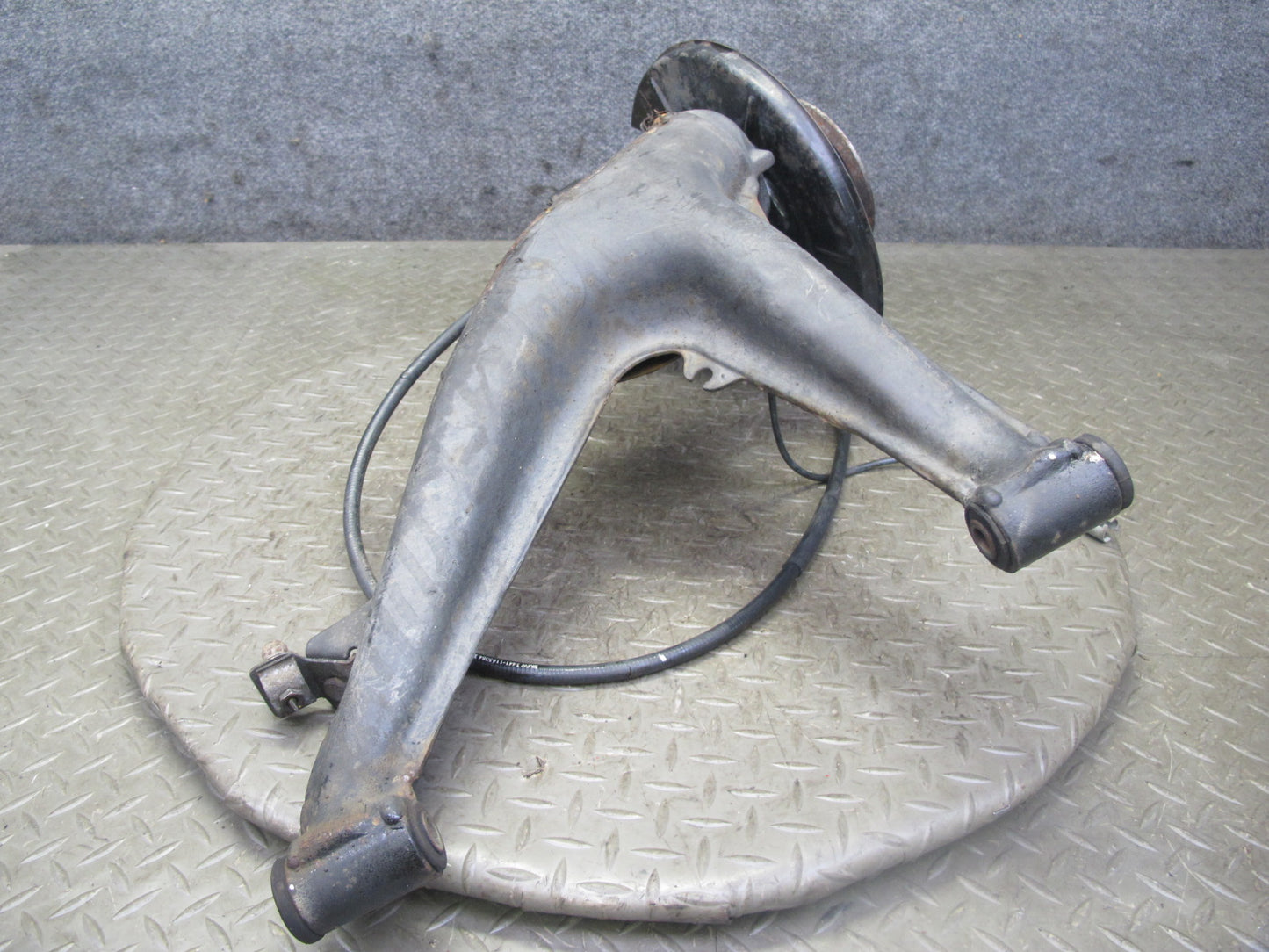 96-99 BMW E36/7 Z3 1.9L Rear Right Spindle Knuckle Wheel Hub Trailing Arm OEM