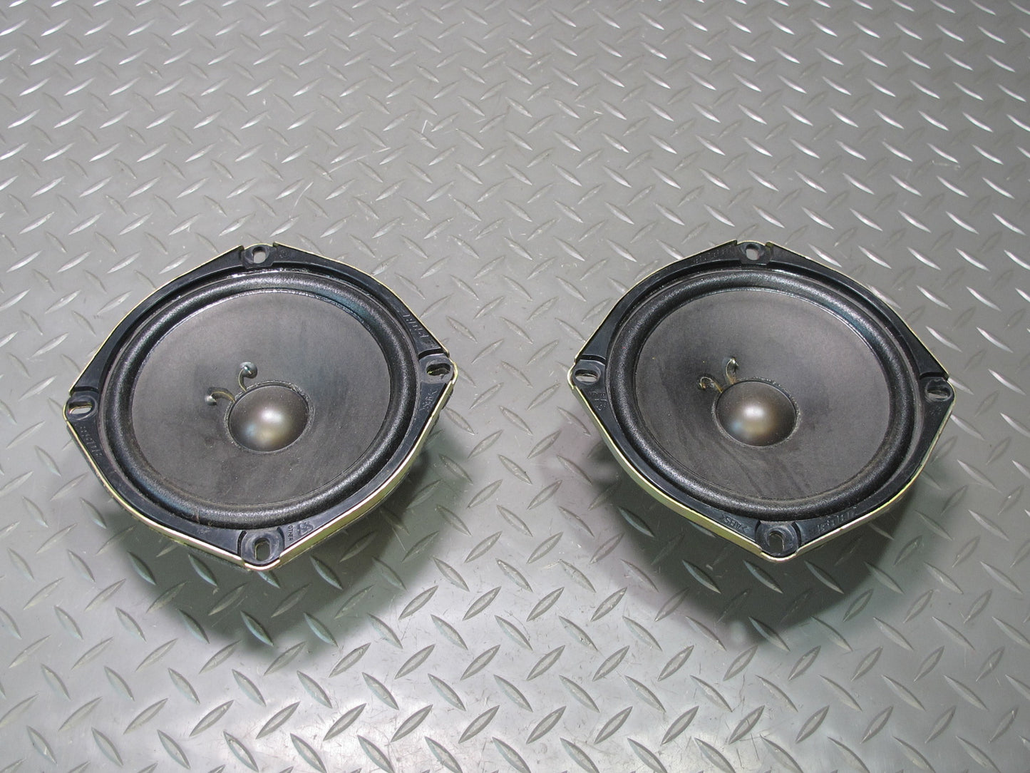 98-04 Chevrolet Corvette C5 Coupe Set of 2 Rear Left & Right Audio Speaker OEM