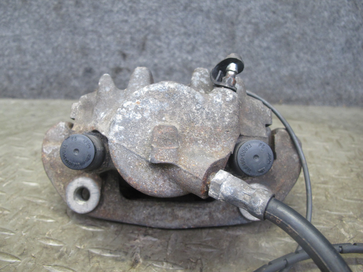 96-99 BMW E36/7 Z3 1.9L M44 Set of 2 Front Right & Left Brake Caliper OEM