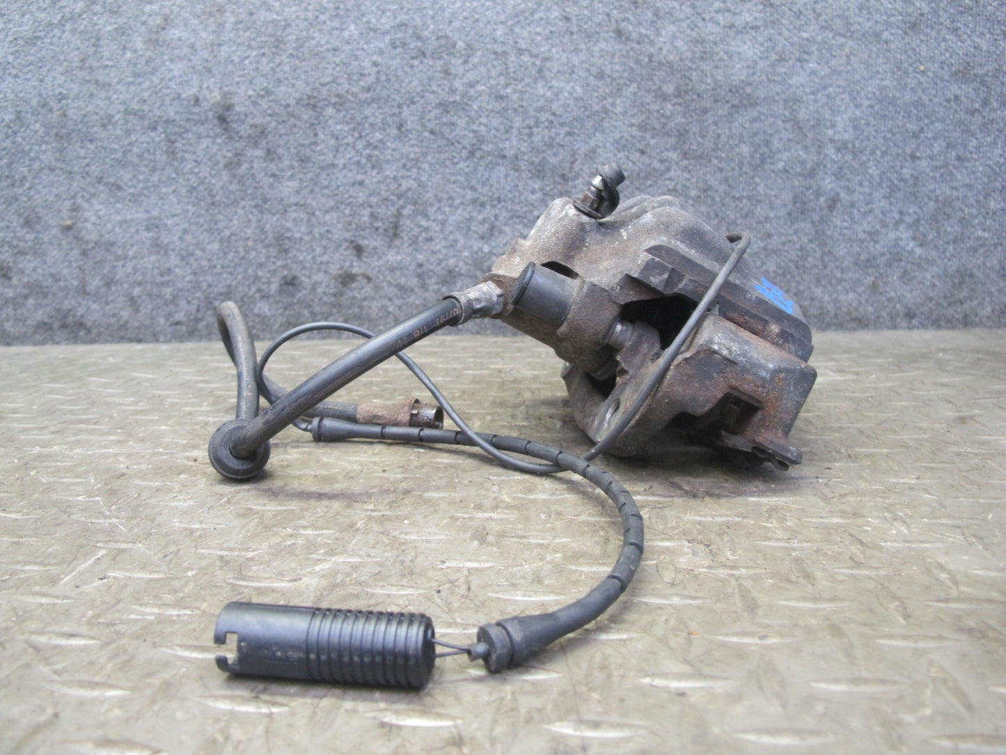 96-99 BMW E36/7 Z3 1.9L M44 Set of 2 Front Right & Left Brake Caliper OEM