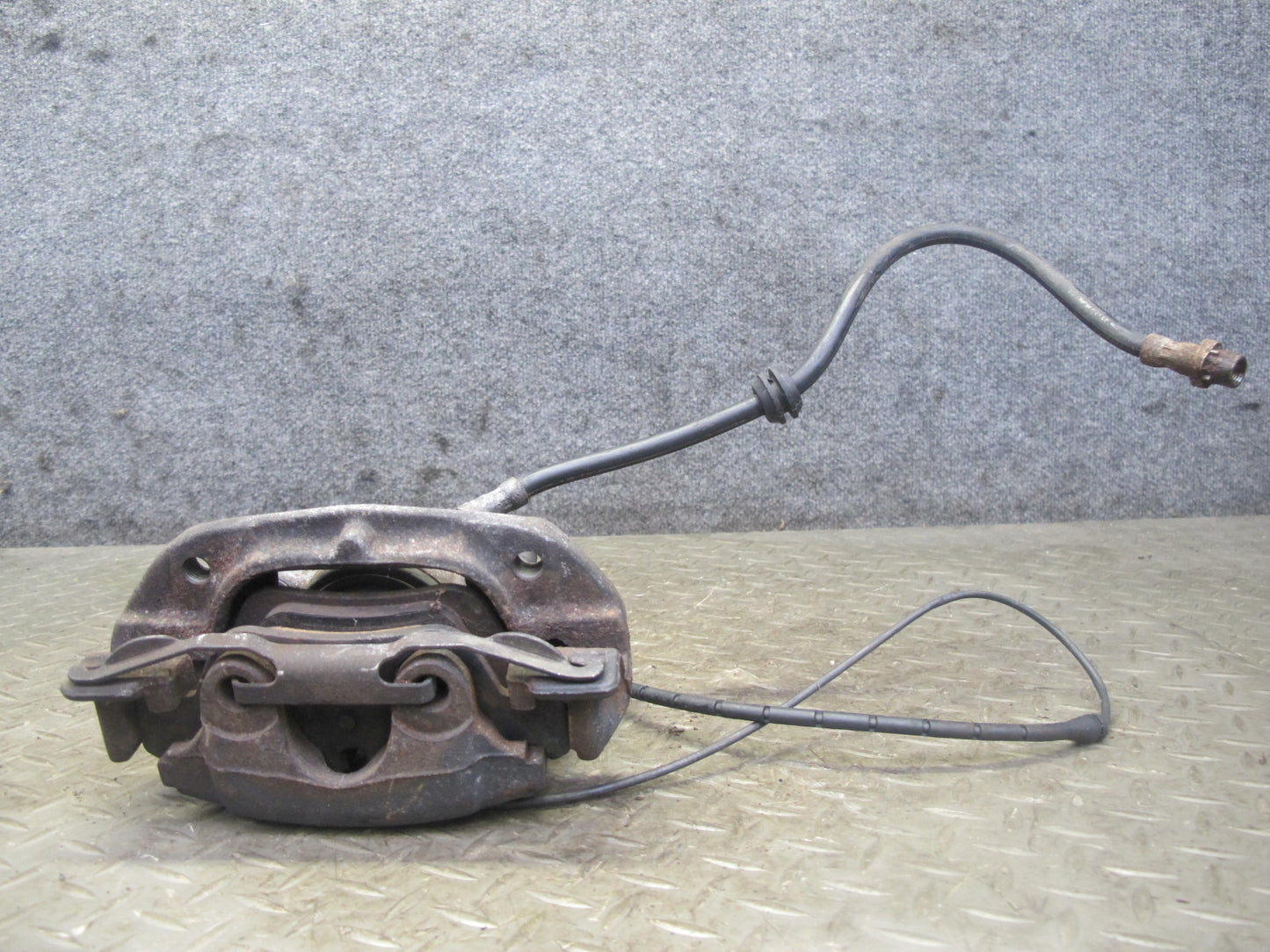 96-99 BMW E36/7 Z3 1.9L M44 Set of 2 Front Right & Left Brake Caliper OEM