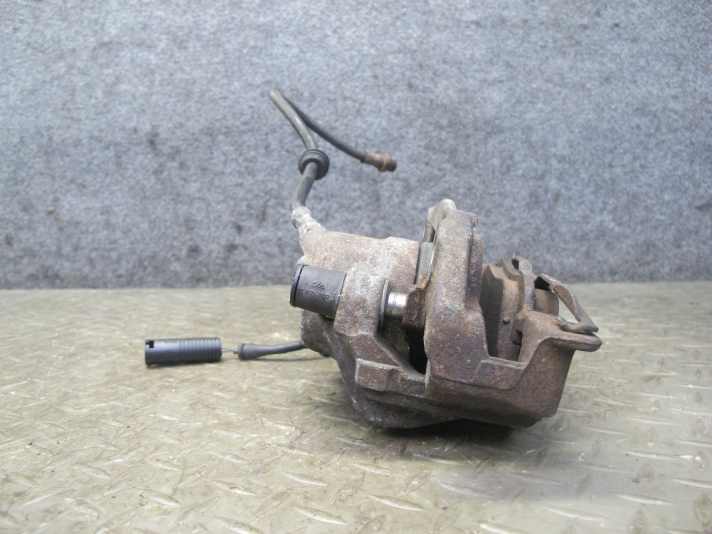 96-99 BMW E36/7 Z3 1.9L M44 Set of 2 Front Right & Left Brake Caliper OEM