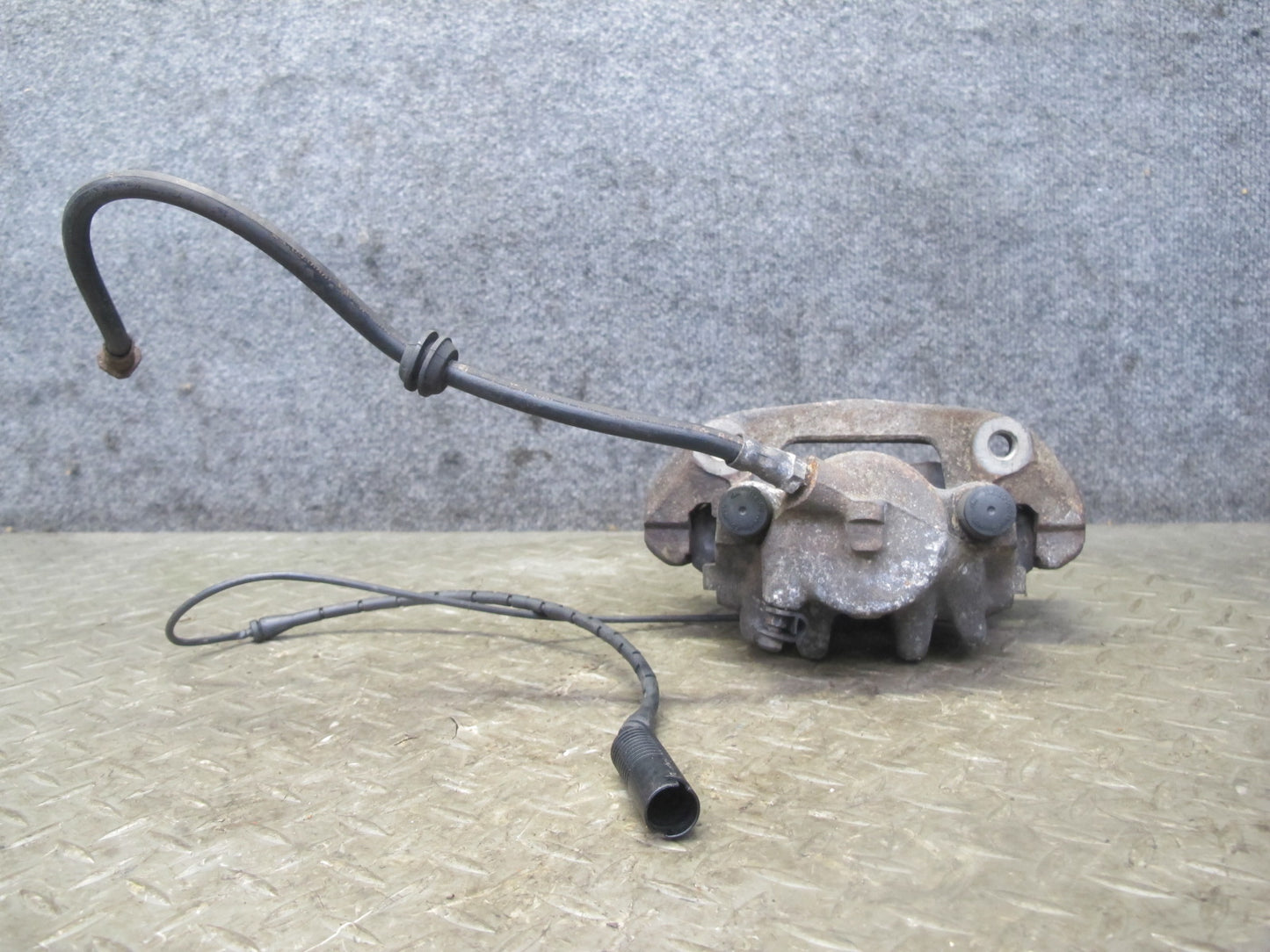 96-99 BMW E36/7 Z3 1.9L M44 Set of 2 Front Right & Left Brake Caliper OEM