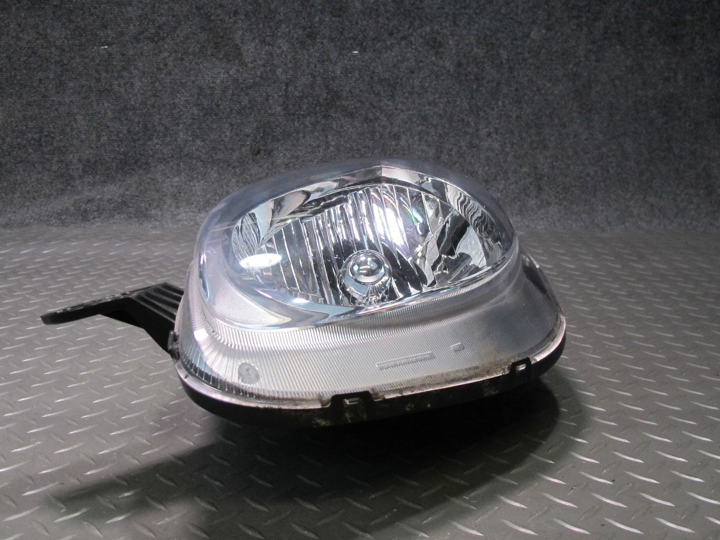 06-09 Pontiac Solstice Front Left Halogen Headlight Lamp 15885810 OEM