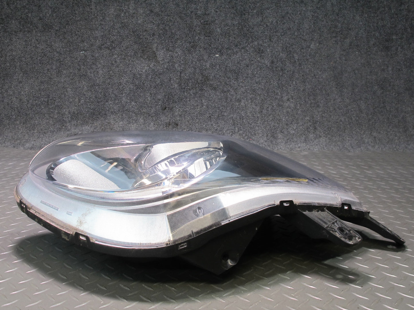 06-09 Pontiac Solstice Front Left Halogen Headlight Lamp 15885810 OEM