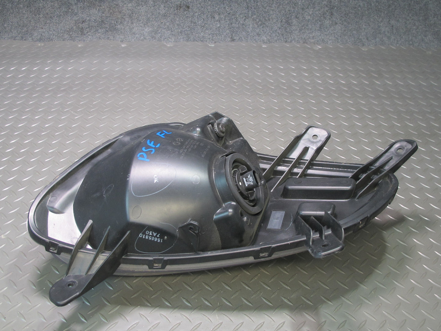 06-09 Pontiac Solstice Front Left Halogen Headlight Lamp 15885810 OEM