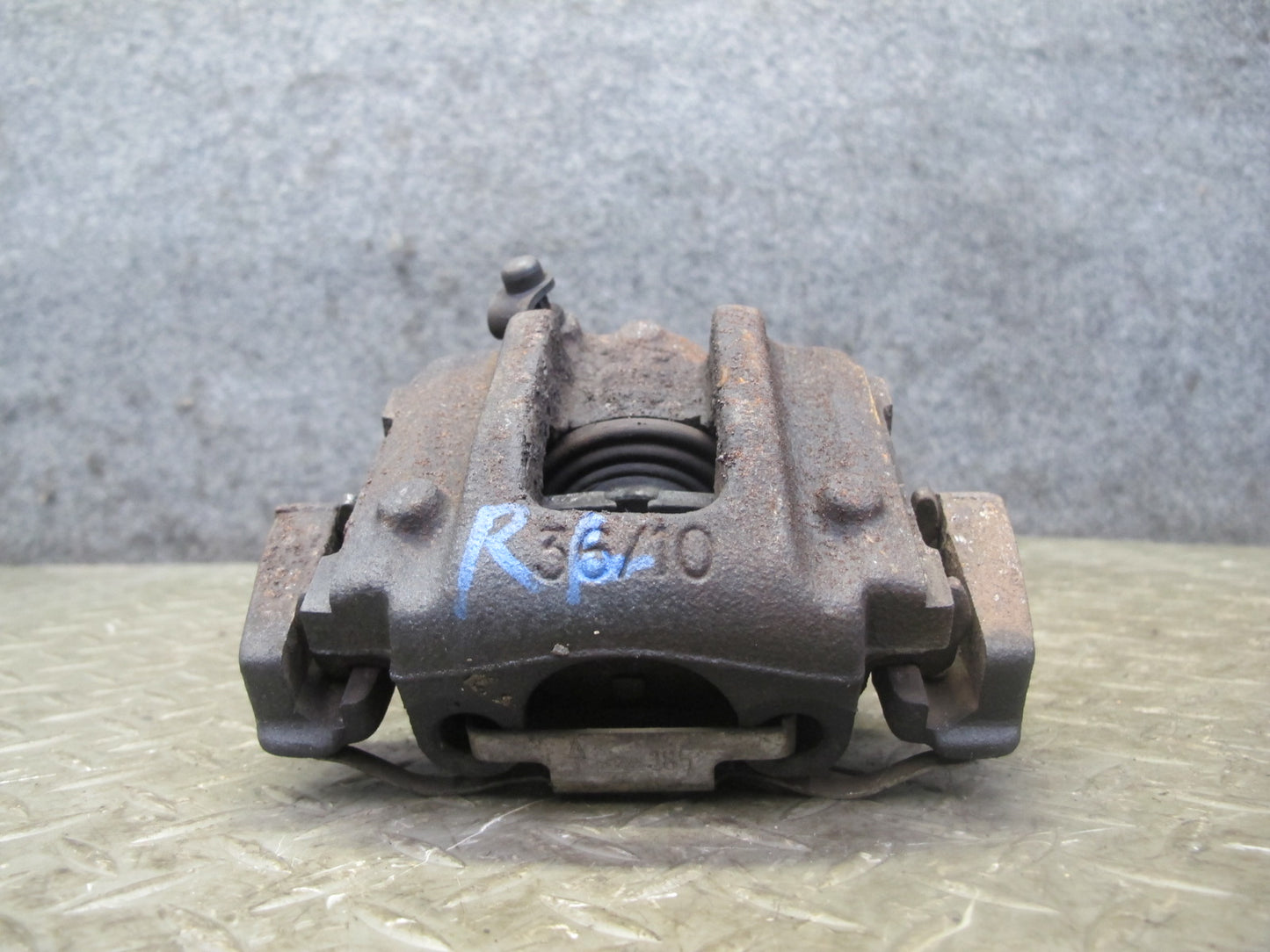 96-02 BMW E36/7 Z3 Set of 2 Rear Left & Right Brake Caliper OEM
