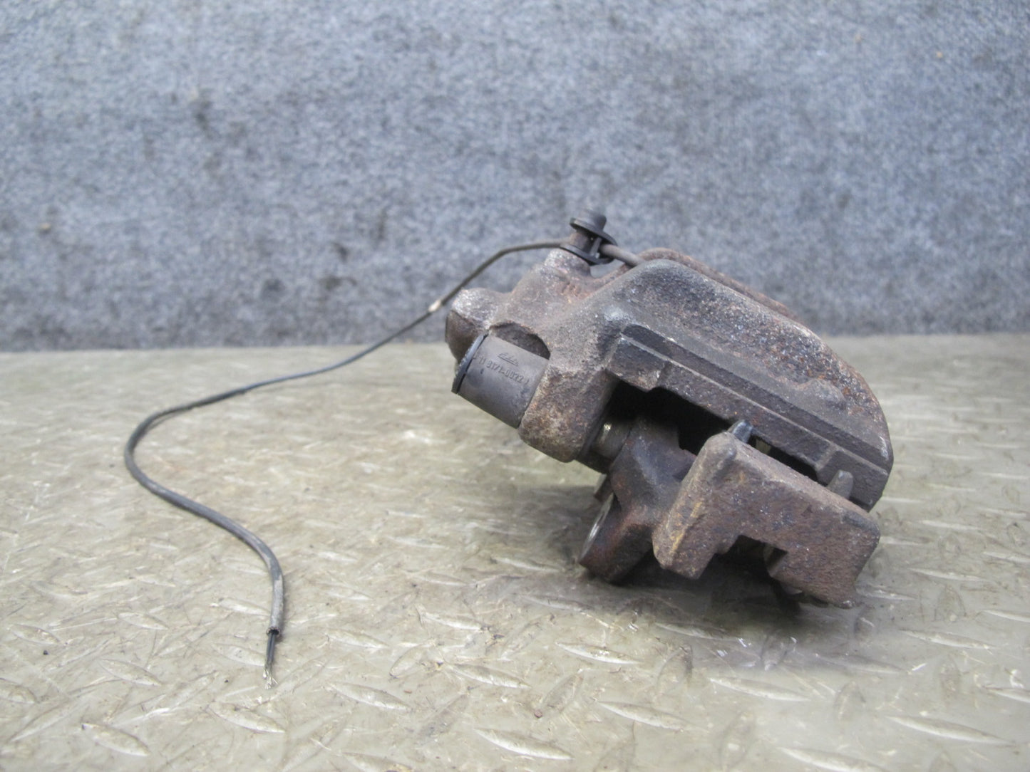 96-02 BMW E36/7 Z3 Set of 2 Rear Left & Right Brake Caliper OEM