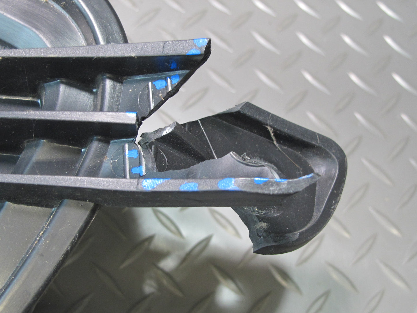 06-09 Pontiac Solstice Front Right Halogen Headlight Lamp 15885809 OEM