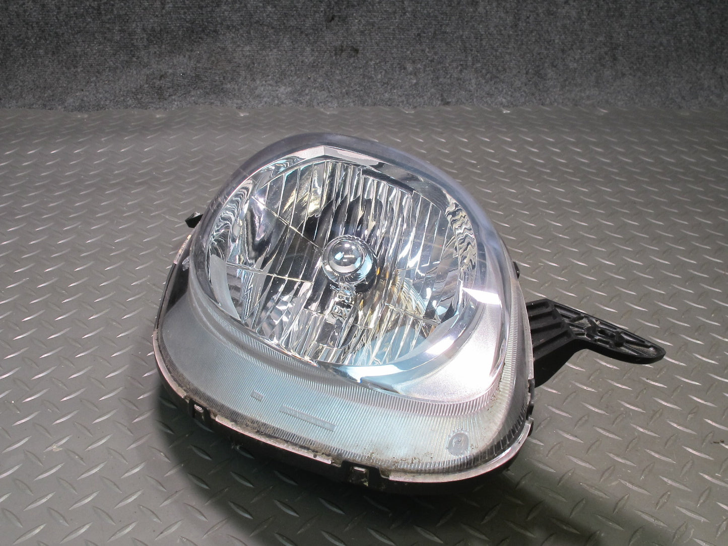 06-09 Pontiac Solstice Front Right Halogen Headlight Lamp 15885809 OEM