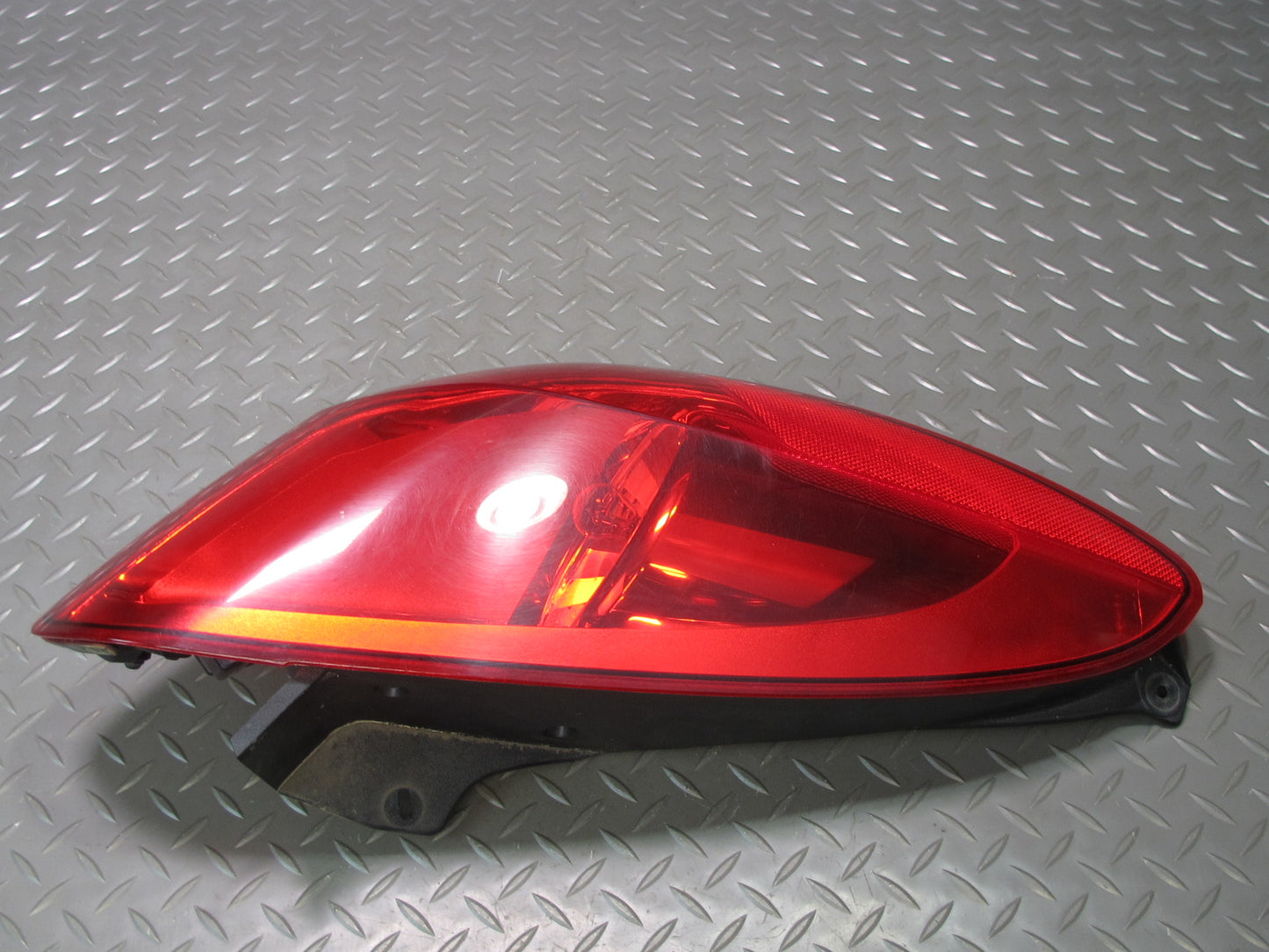 06-09 Pontiac Solstice Convertible Rear Left Tail Light Lamp OEM