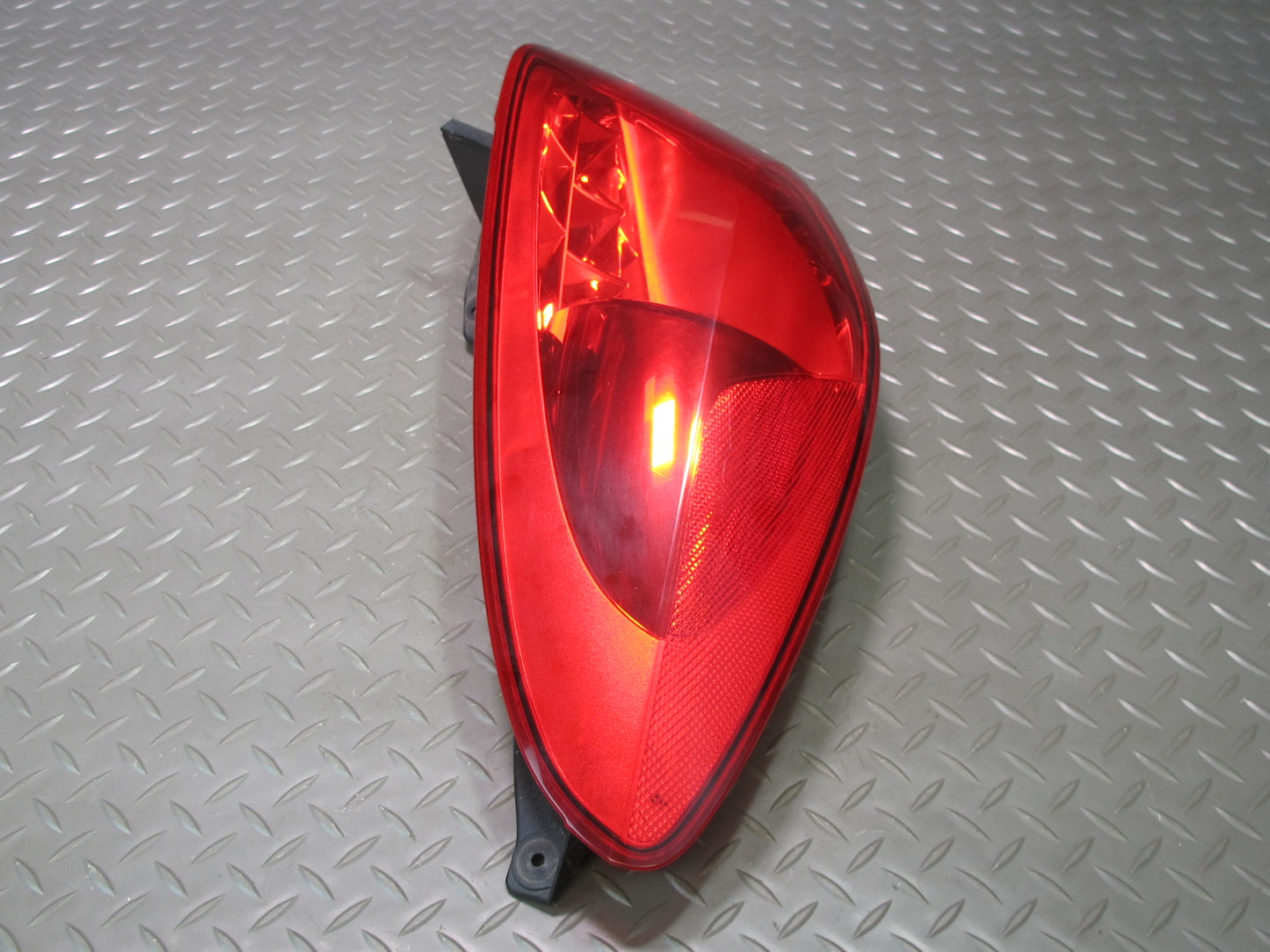 06-09 Pontiac Solstice Convertible Rear Left Tail Light Lamp OEM
