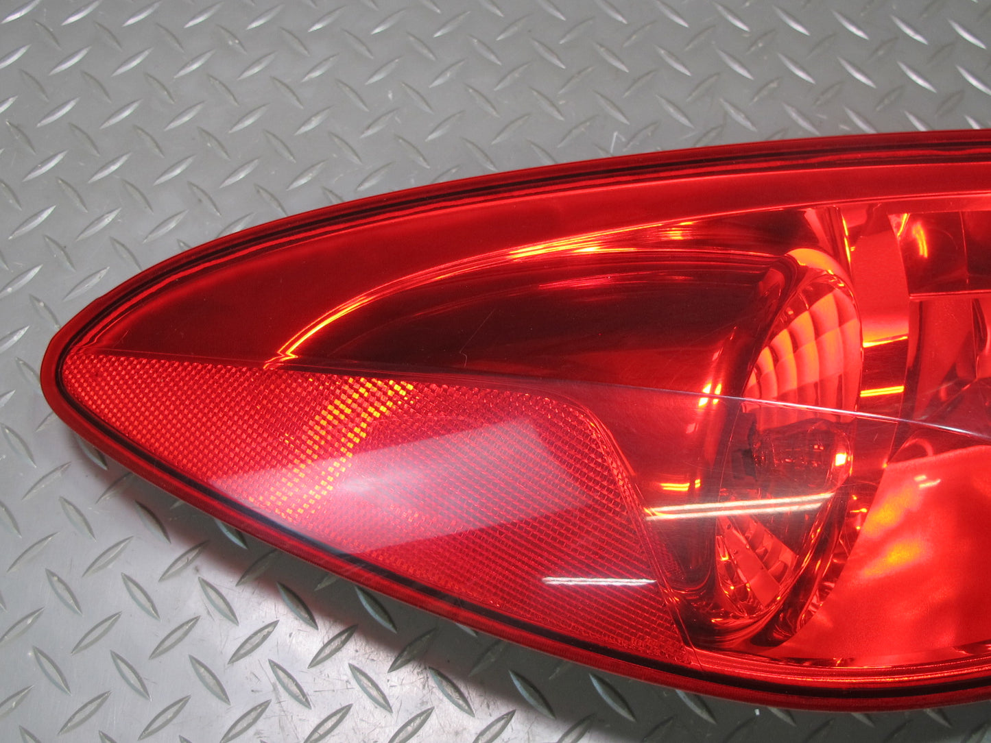 06-09 Pontiac Solstice Convertible Rear Left Tail Light Lamp OEM