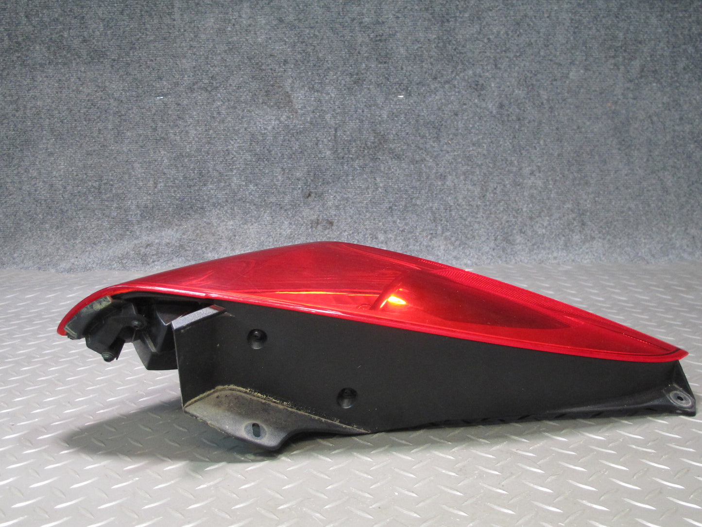 06-09 Pontiac Solstice Convertible Rear Left Tail Light Lamp OEM