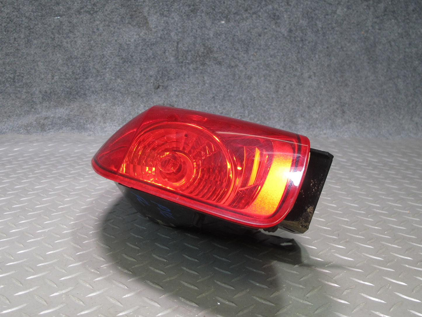 06-09 Pontiac Solstice Convertible Rear Left Tail Light Lamp OEM