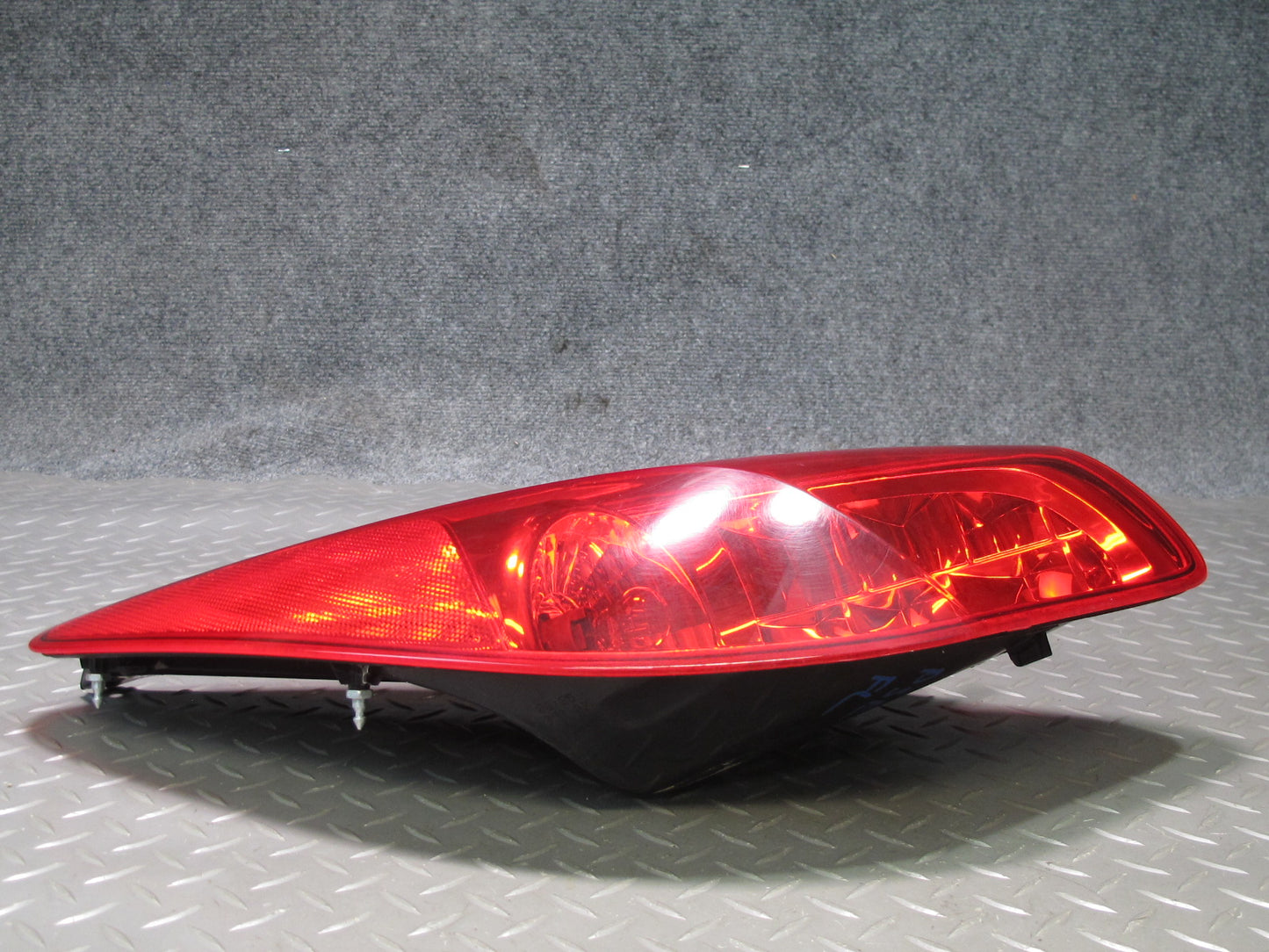 06-09 Pontiac Solstice Convertible Rear Left Tail Light Lamp OEM