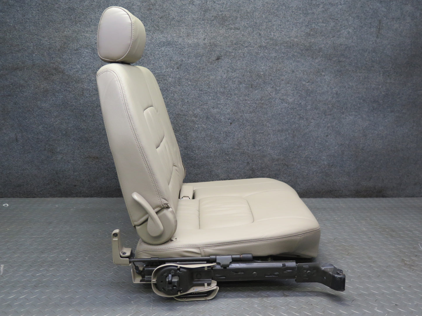 2006-2007 Lexus UZJ100L LX470 Rear Third 3RD ROW Left & Right Leather Seat Set