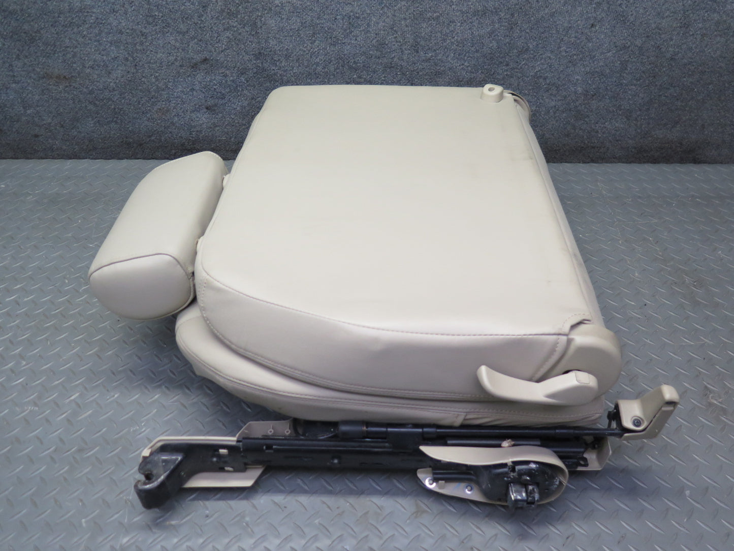 2006-2007 Lexus UZJ100L LX470 Rear Third 3RD ROW Left & Right Leather Seat Set