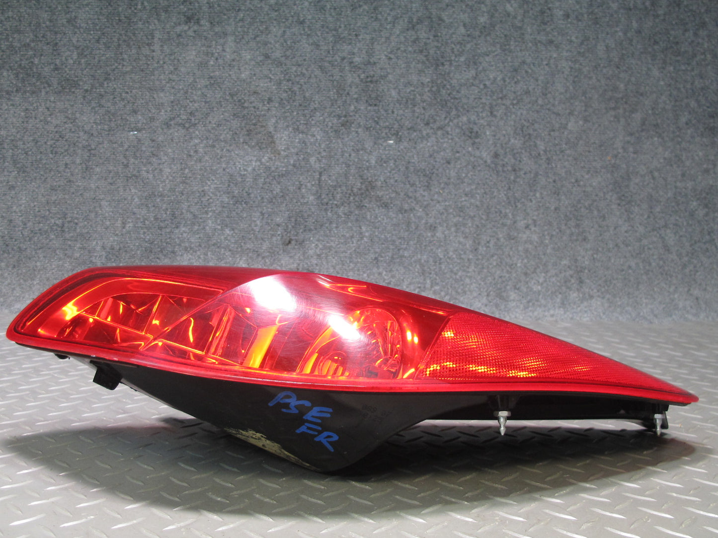 06-09 Pontiac Solstice Convertible Rear Right Tail Light Lamp OEM
