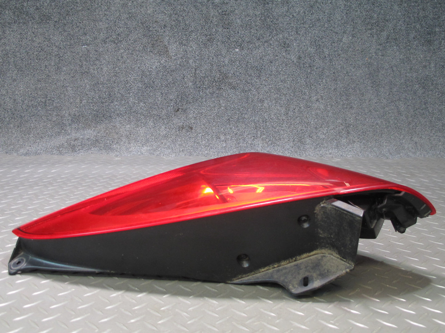 06-09 Pontiac Solstice Convertible Rear Right Tail Light Lamp OEM