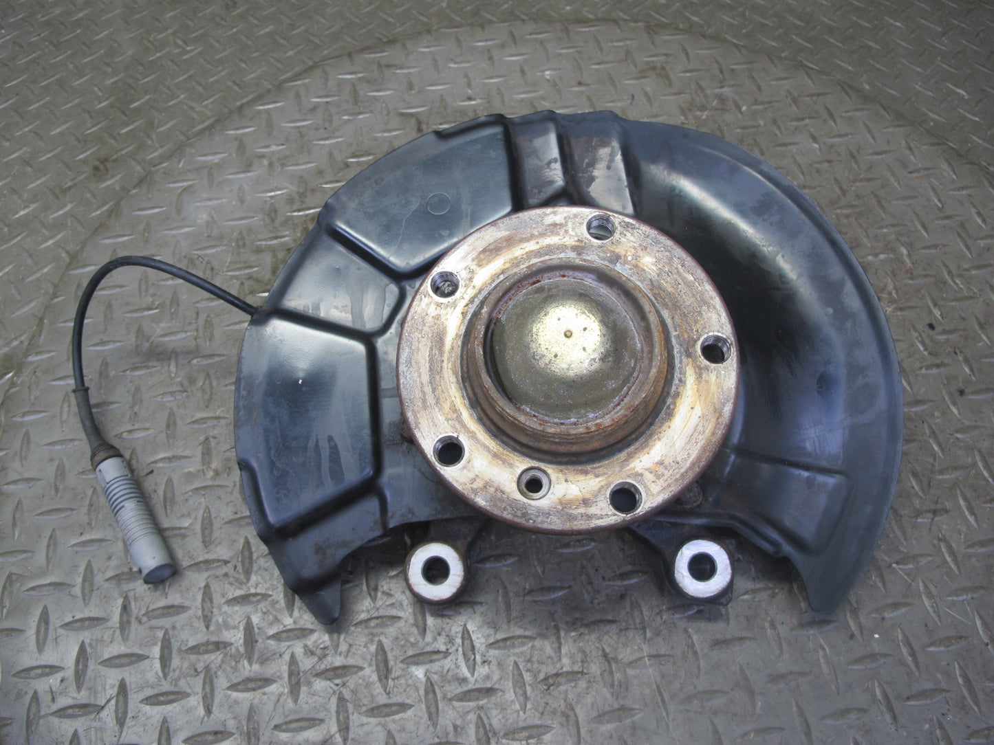 96-02 BMW E36/7 Z3 1.9L 2.5L 2.8L Front Left Spindle Knuckle Wheel Hub OEM