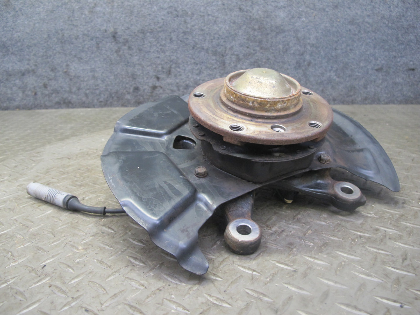 96-02 BMW E36/7 Z3 1.9L 2.5L 2.8L Front Left Spindle Knuckle Wheel Hub OEM