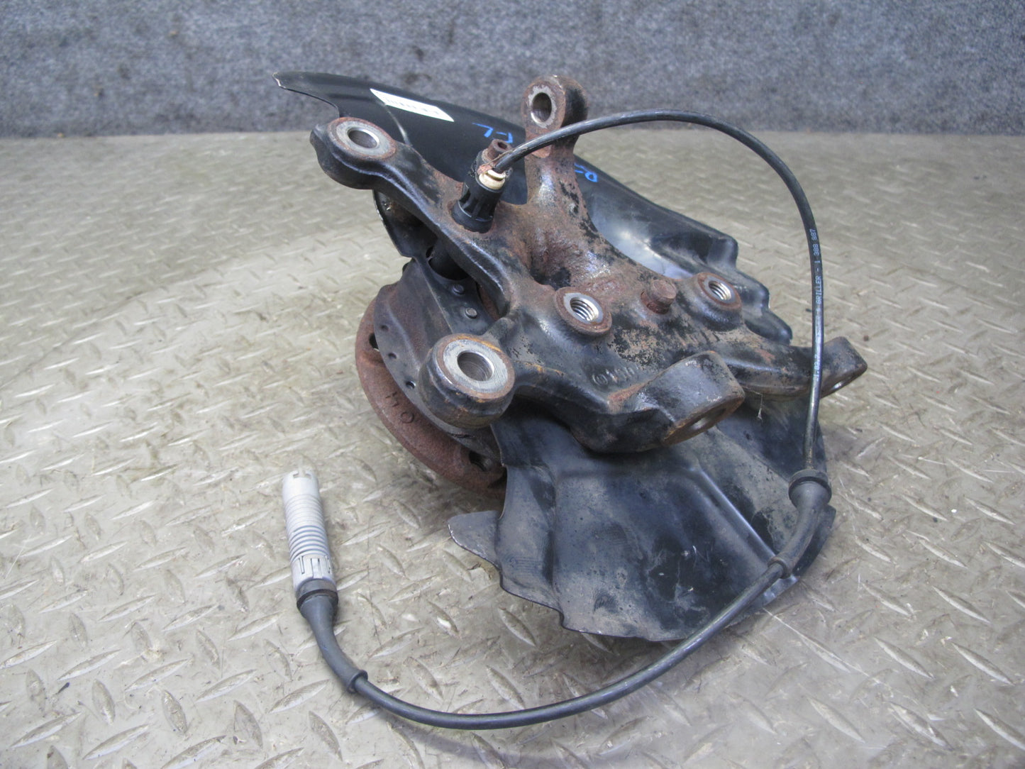 96-02 BMW E36/7 Z3 1.9L 2.5L 2.8L Front Left Spindle Knuckle Wheel Hub OEM