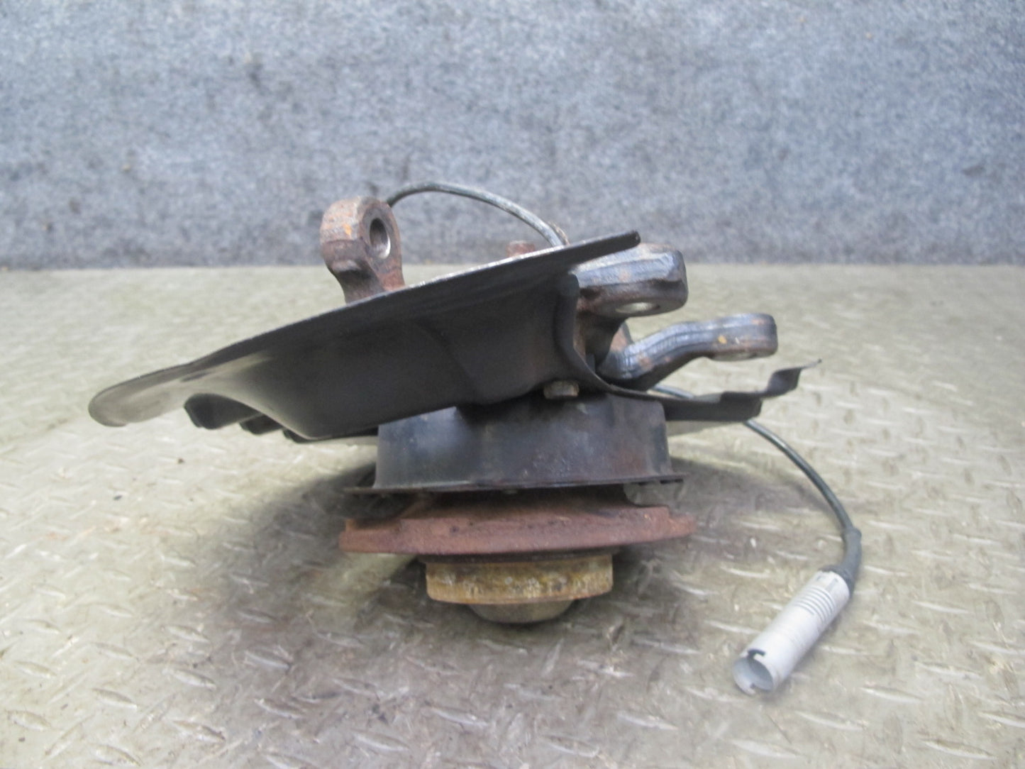 96-02 BMW E36/7 Z3 1.9L 2.5L 2.8L Front Left Spindle Knuckle Wheel Hub OEM