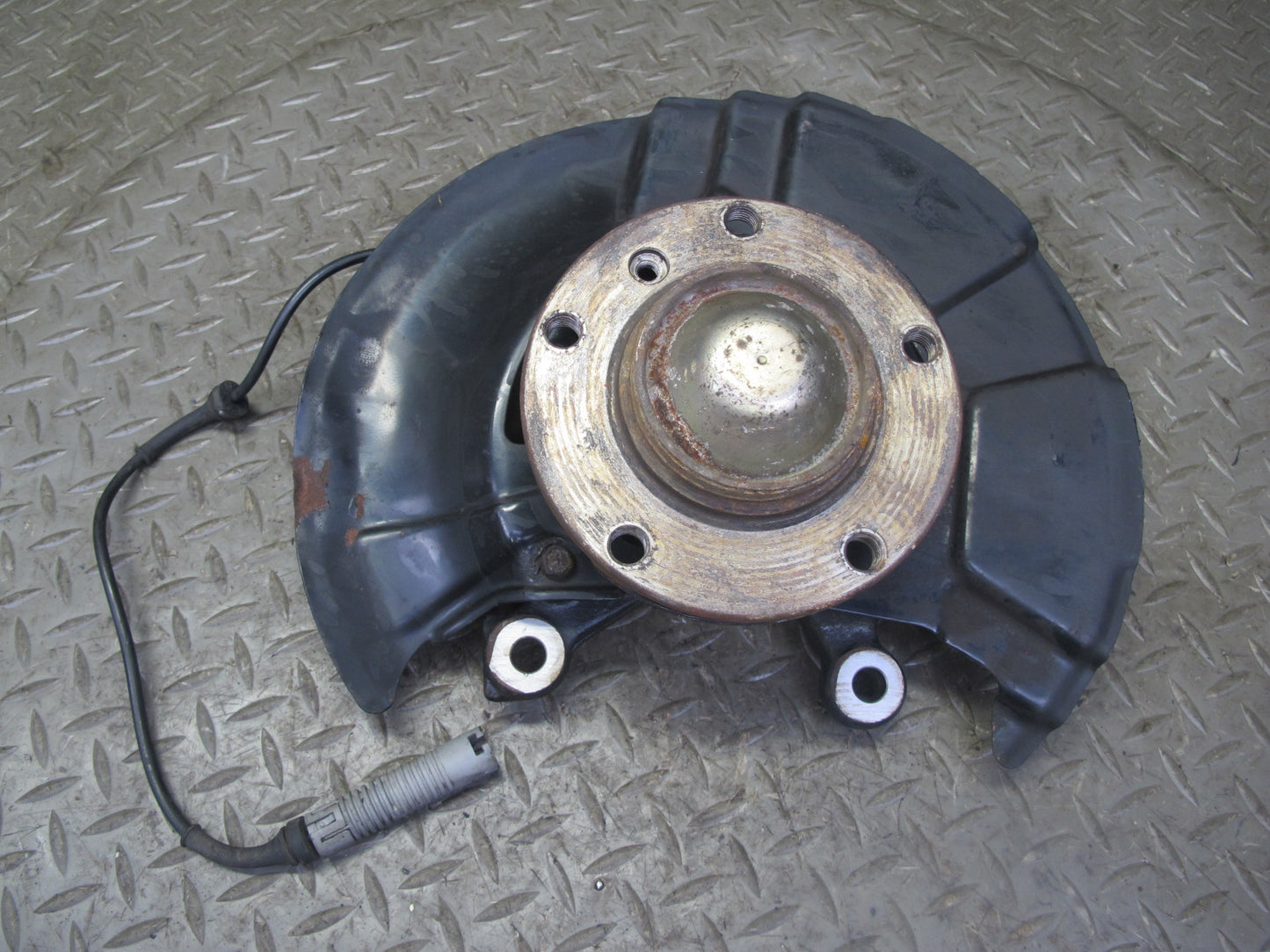 96-02 BMW E36/7 Z3 1.9L 2.5L 2.8L Front Right Spindle Knuckle Wheel Hub OEM