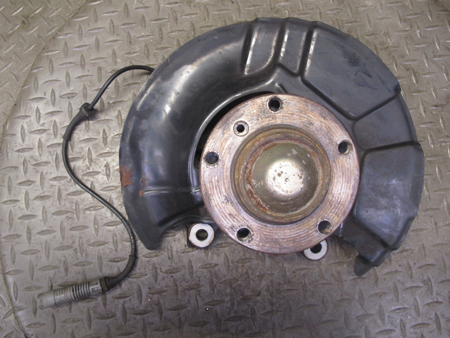 96-02 BMW E36/7 Z3 1.9L 2.5L 2.8L Front Right Spindle Knuckle Wheel Hub OEM