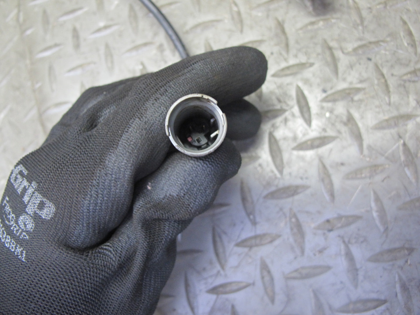 96-02 BMW E36/7 Z3 1.9L 2.5L 2.8L Front Right Spindle Knuckle Wheel Hub OEM