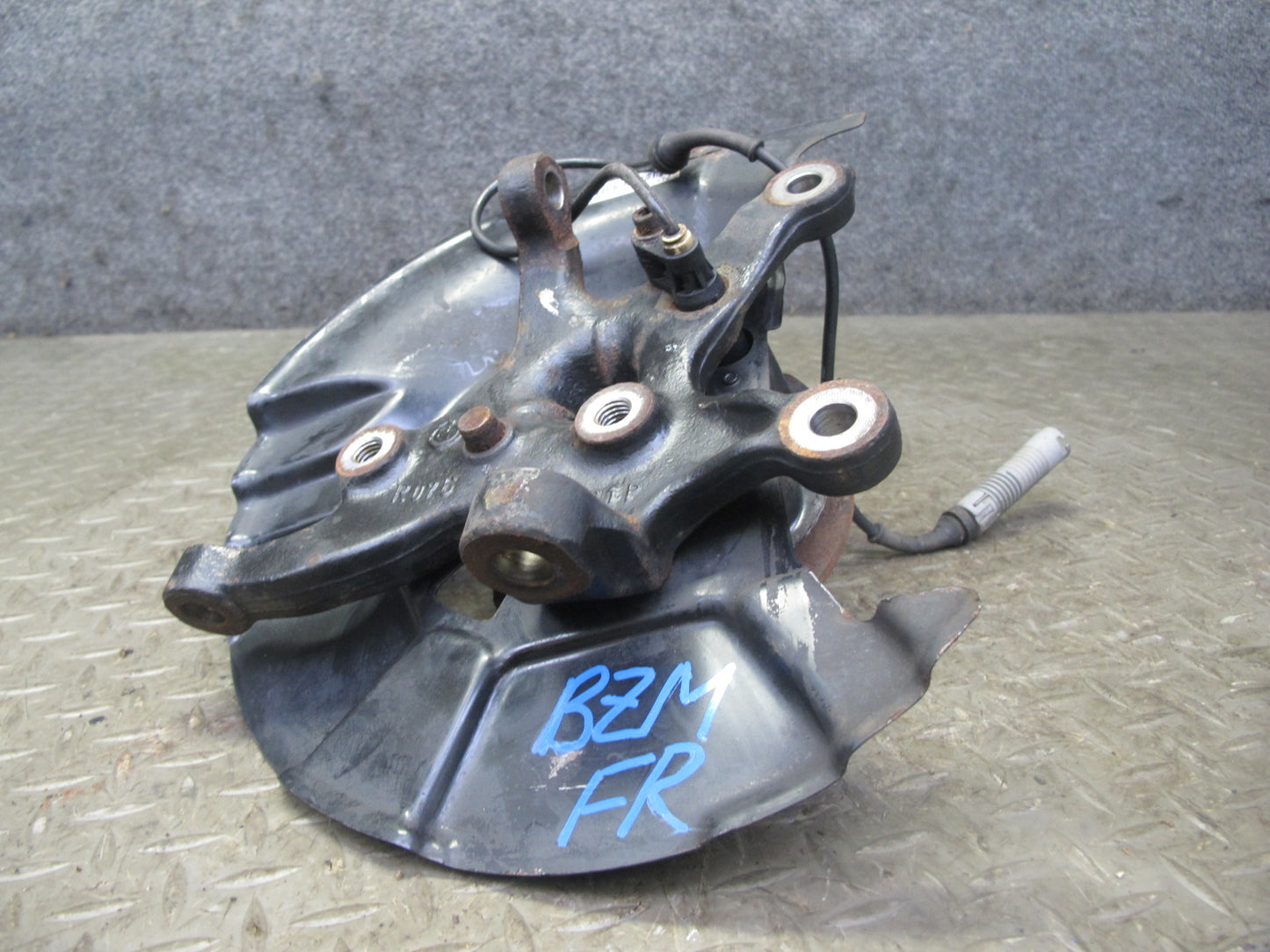 96-02 BMW E36/7 Z3 1.9L 2.5L 2.8L Front Right Spindle Knuckle Wheel Hub OEM