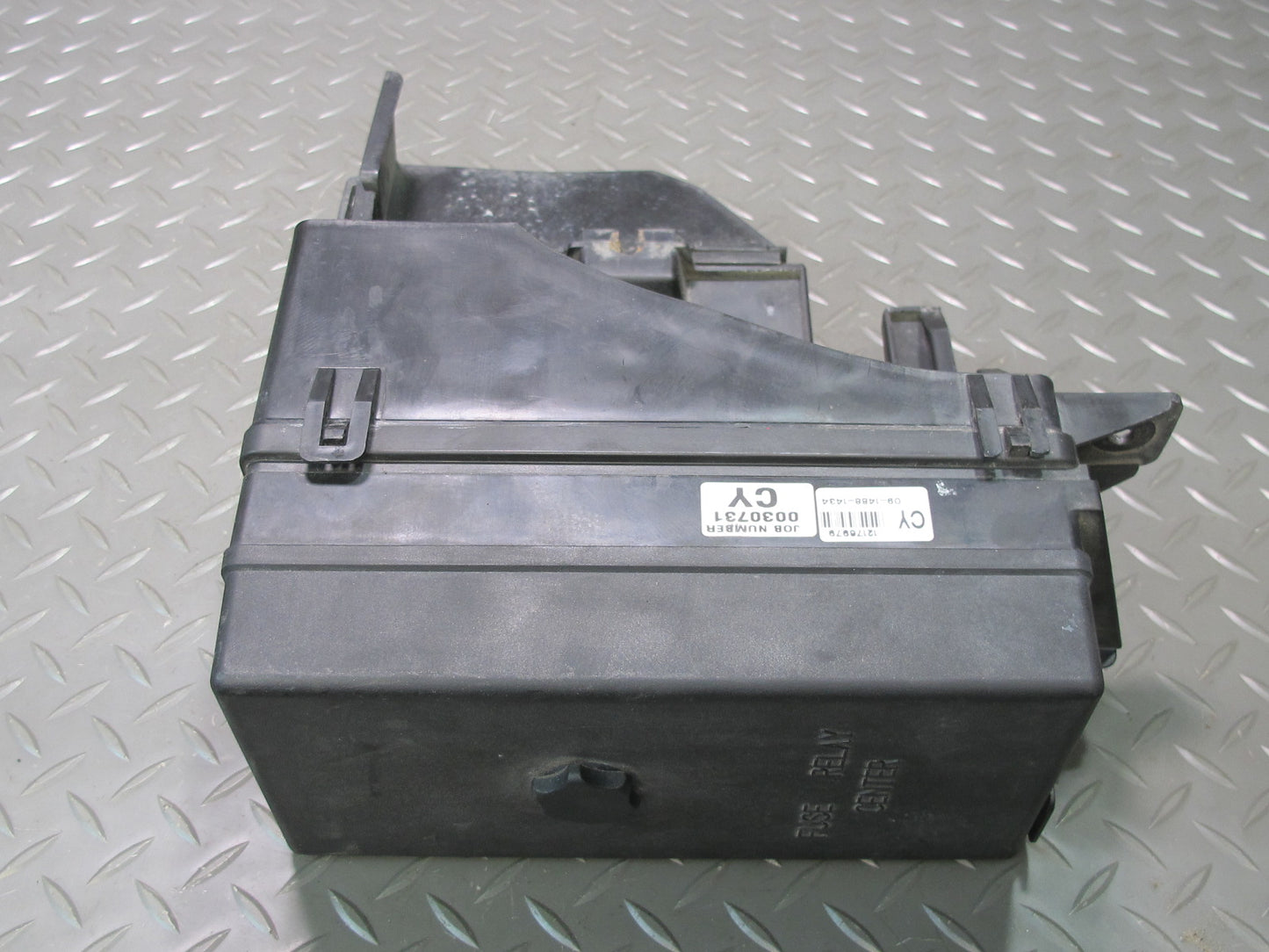 97-98 Chevrolet Corvette C5 Engine Bay Fuse Relay Box Module 12176979 OEM