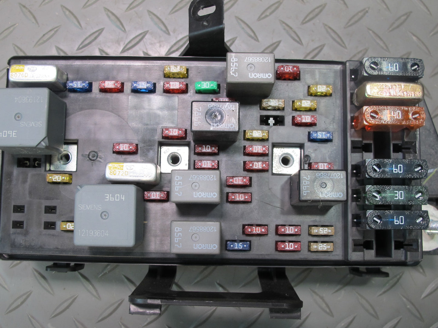 1998 Chevrolet Corvette C5 Coupe Interior Cabin Fuse Relay Box 12193837 OEM