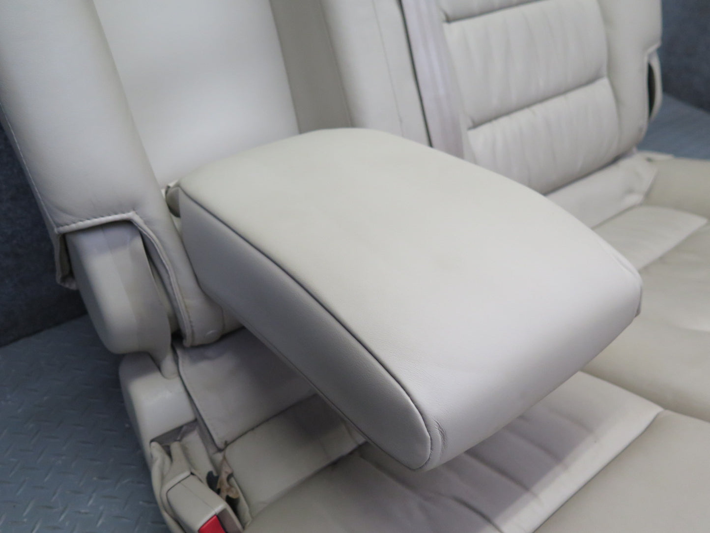 2006-2007 Lexus UZJ100L LX470 Rear Second 2ND ROW Left & Right Leather Seat Set