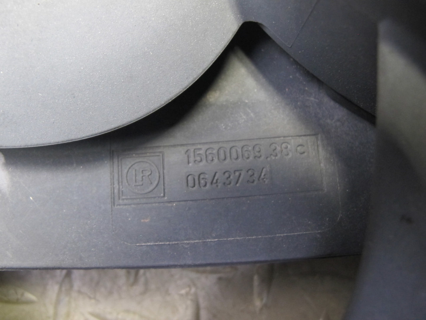 01-06 BMW E46 330Ci M54 Engine Cooling Fan Motor Shroud OEM