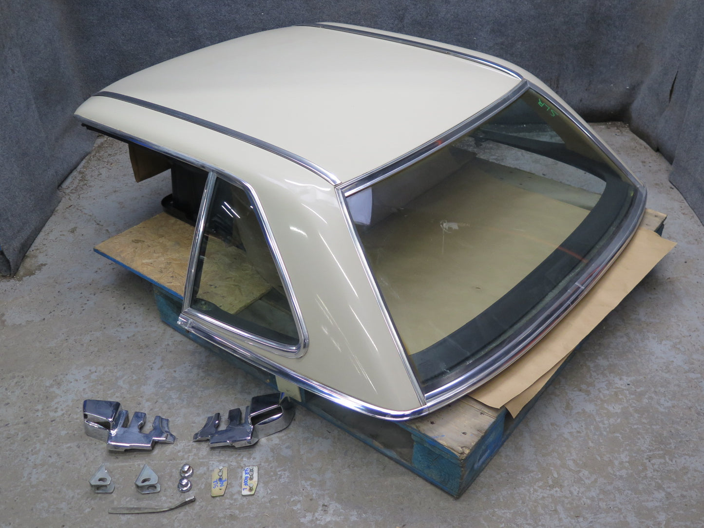 73-89 Mercedes R107 Convertible Hardtop Hard TOP Roof Panel w Glass & Mount OEM
