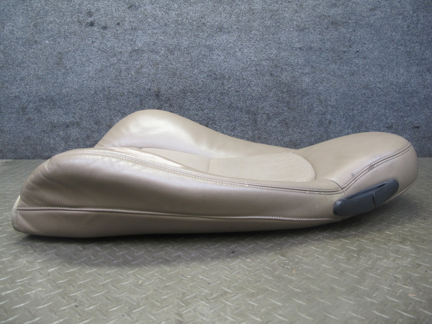96-98 BMW E36/7 Z3 Roadster Front Left Seat Upper Leather Cushion Beige OEM